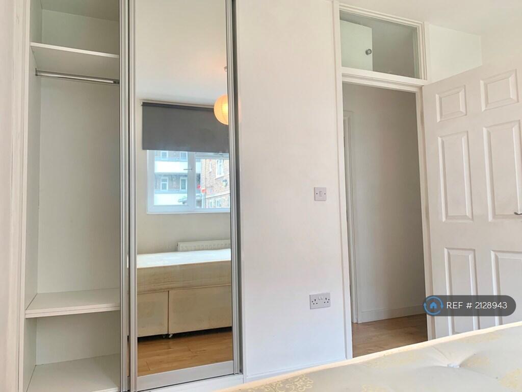 Bedroom 4 Pic 2