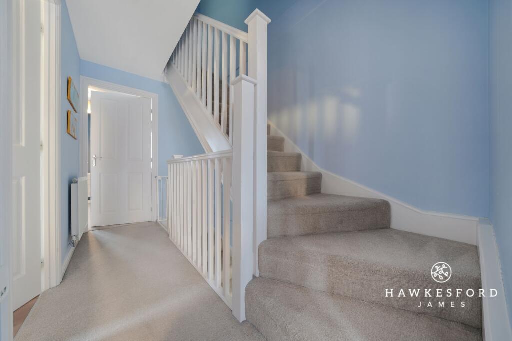 Nutmeg Crescent, Iwade - Landing
