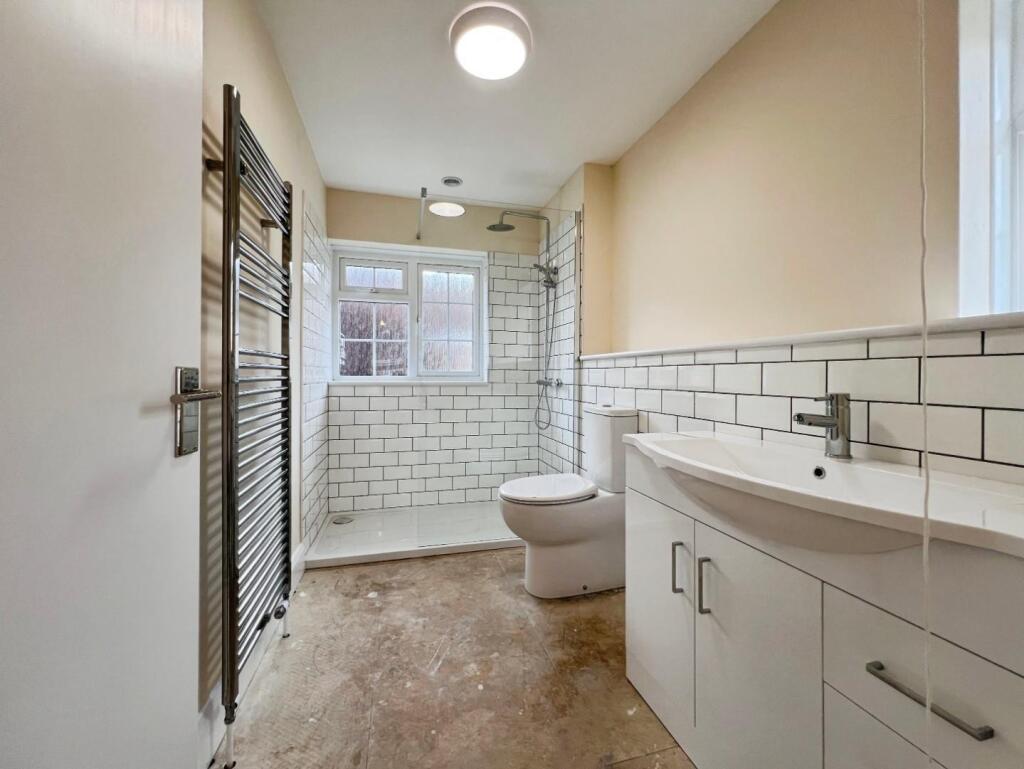 Ensuite.jpeg