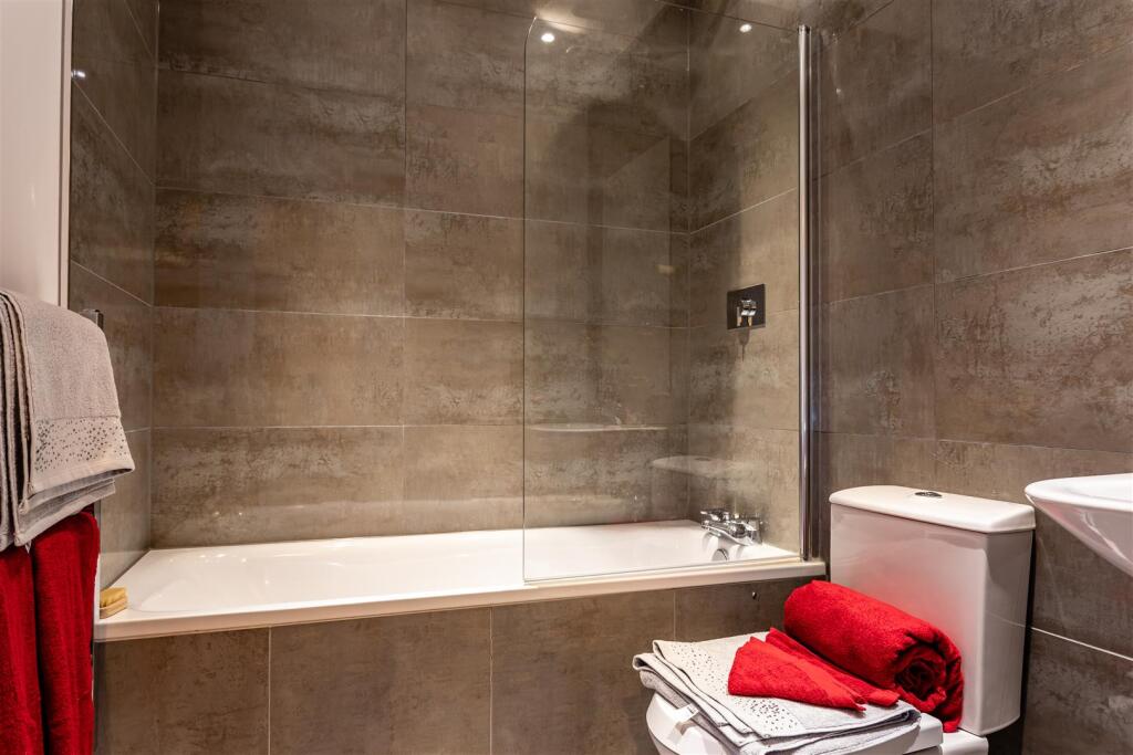 Bathroom.jpg