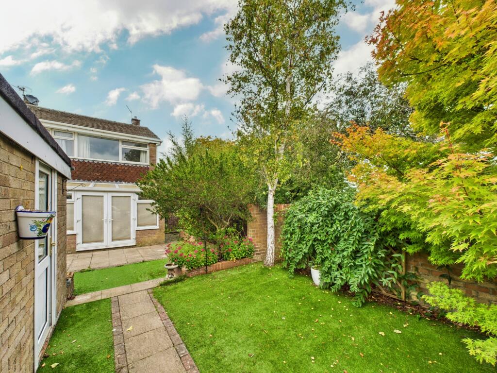 CAM02023G0-PR0172-STILL012