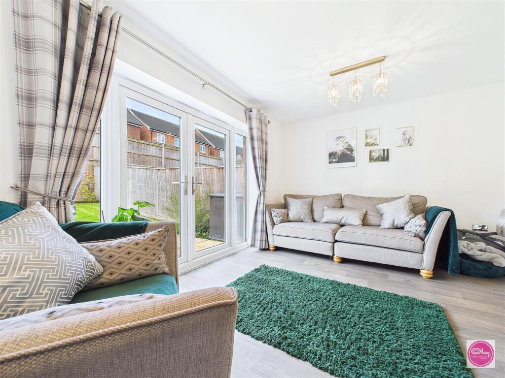 56 Drift Road, Castle Gresley (9).jpg
