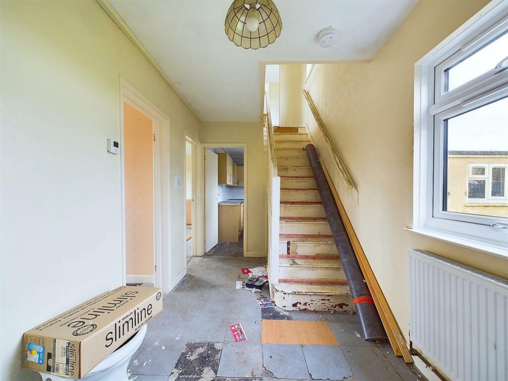 6 - Semi-detached House for Auction, Wick St Lawre