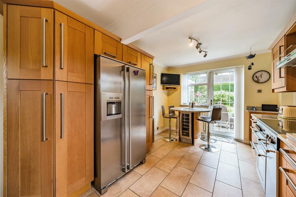 Kitchen (3).jpg