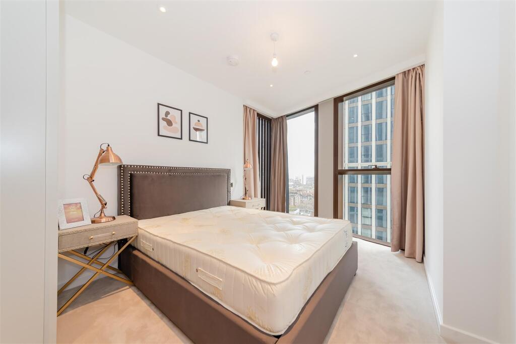 Master Bedroom       .jpg