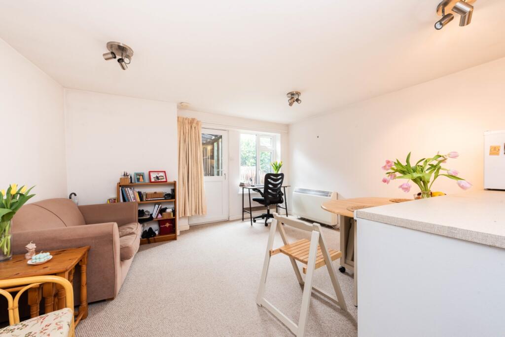Open plan kitchen/living area 