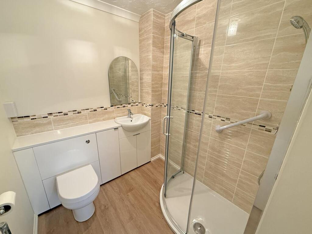 Aberdeen Avenue 23 - Shower Room.jpg