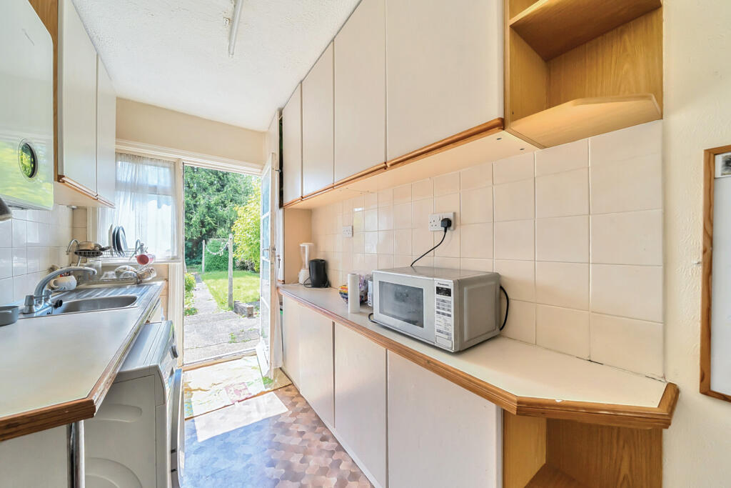 18-6821e93e50d11-...