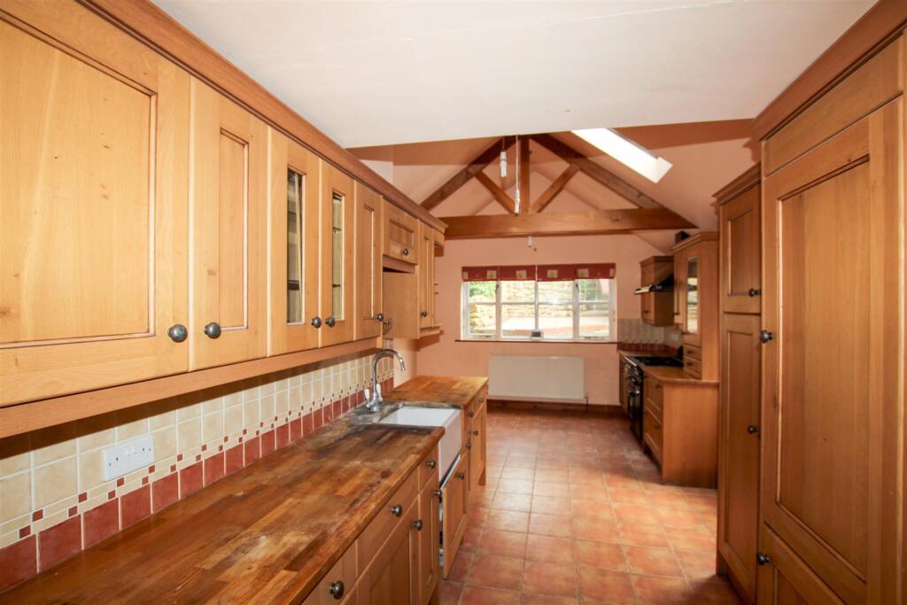 Kitchen &amp; Dining Area - c.JPG