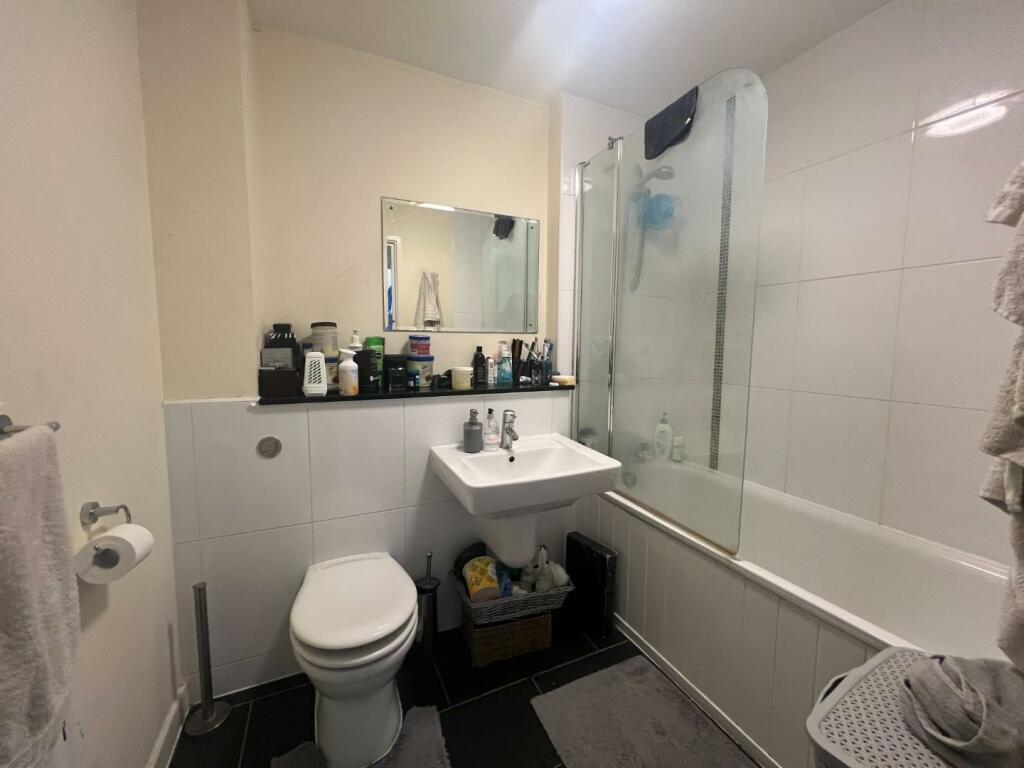 Bathroom.JPG