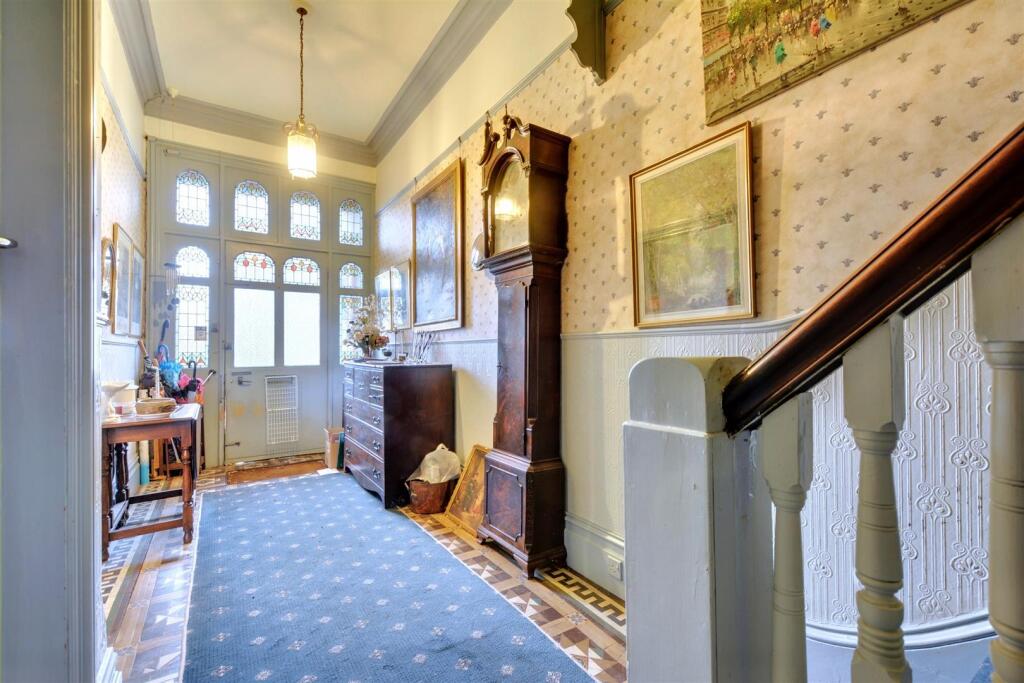 Entrance Hall_2.jpeg