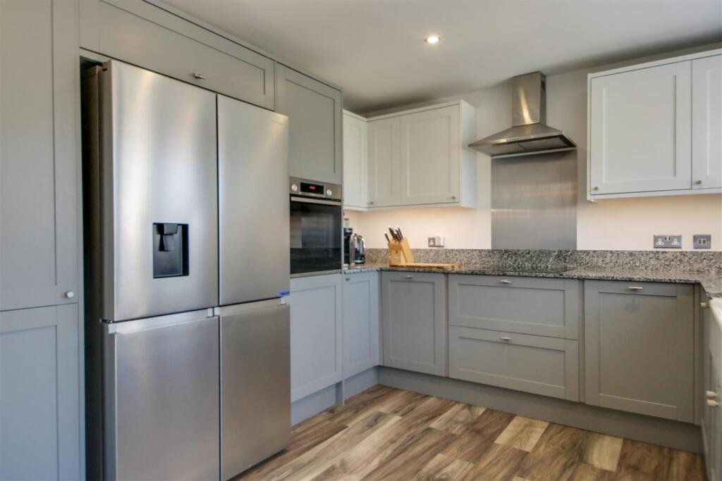 Kitchen (17).jpg