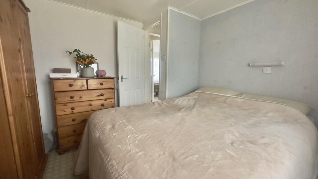 6AF0CDF9-C051-4DD...