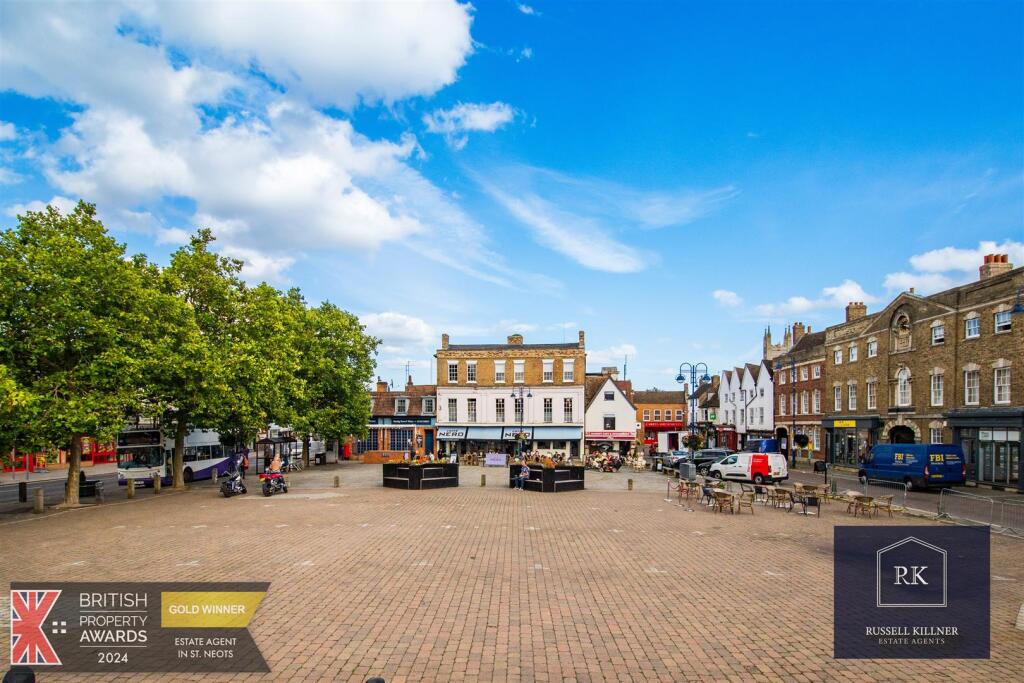 St Neot's Town Square Location.