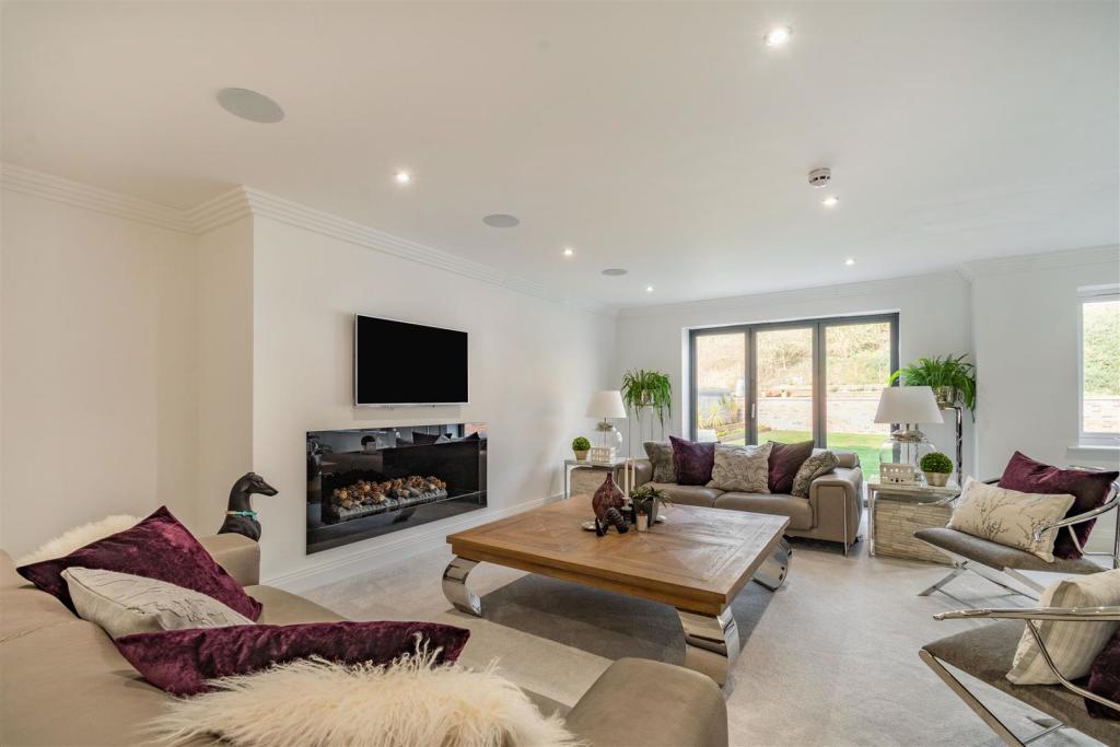 8496165-interior08.jpg