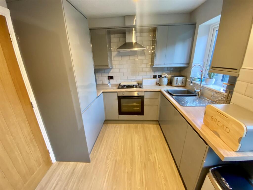 Bramleys Estate Agents - Maizebrook - Mirfield (24