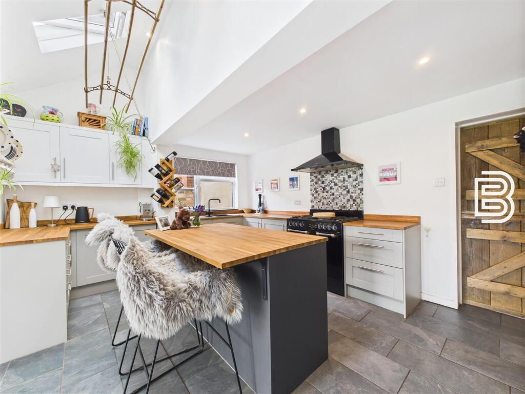 Kitchen Family Room (2).jpg