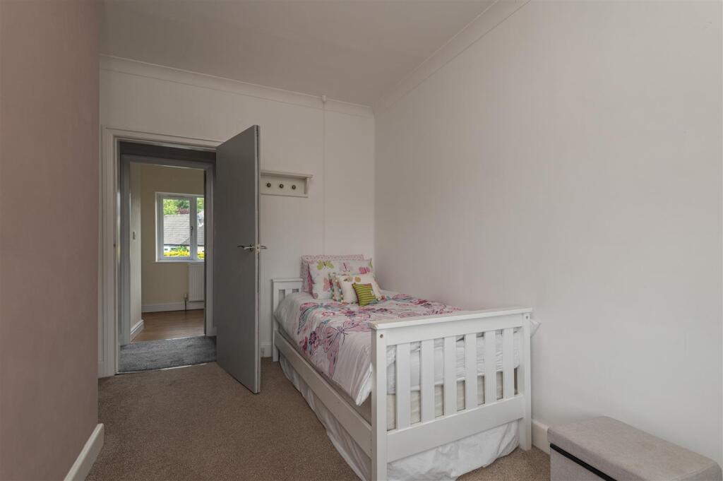 59 - 14 Broomfield Road HD2 2HG.jpg