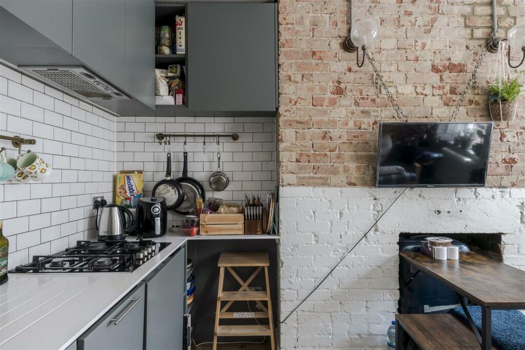 10 Minehead House-6.jpg