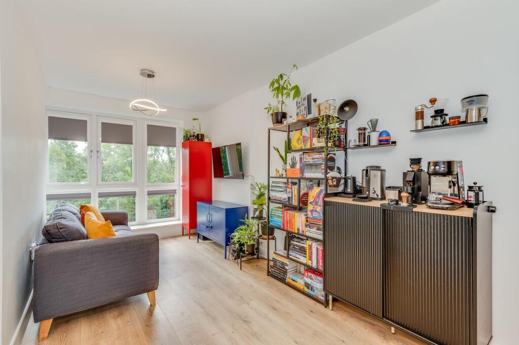 OPEN PLAN KITCHEN/LIVING ROOM