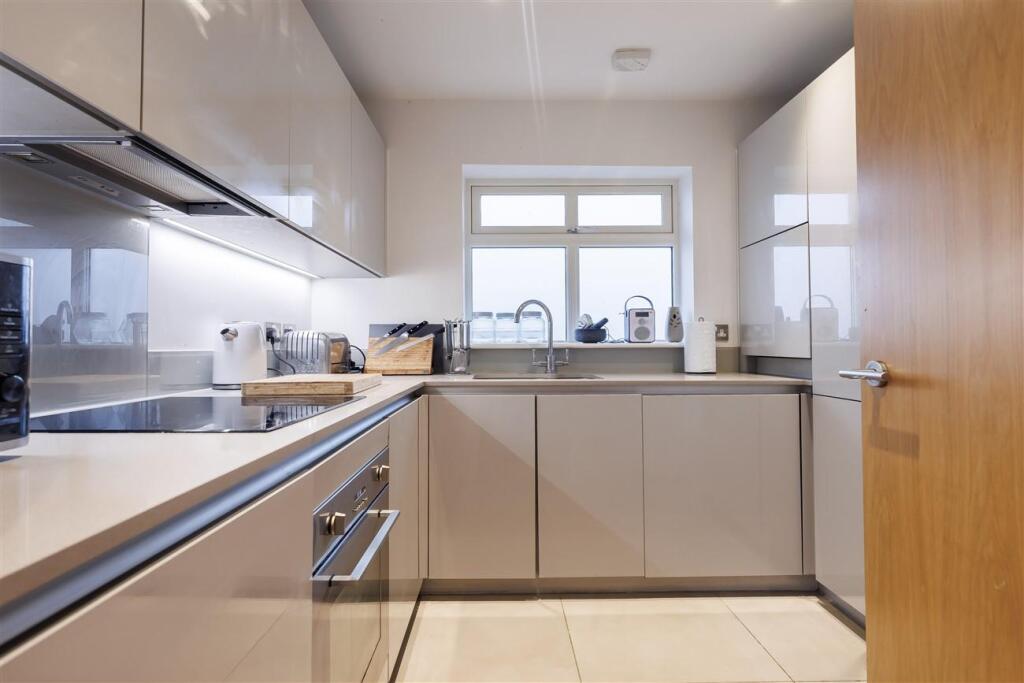 7 Buckingham  (2).jpg