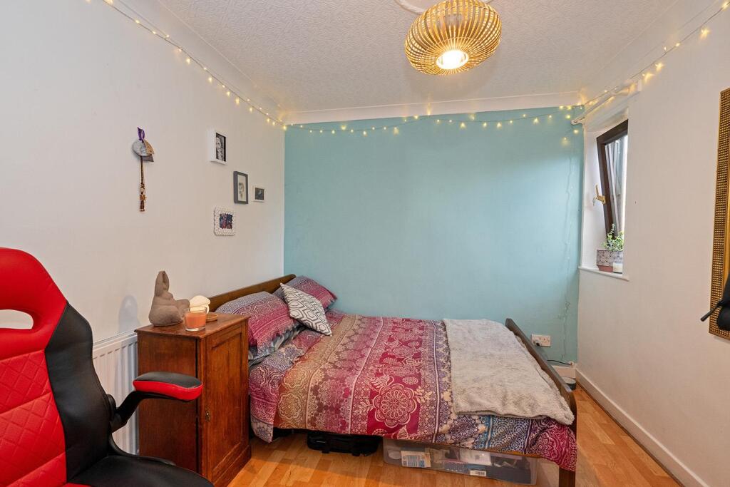 Bedroom4_1.jpg