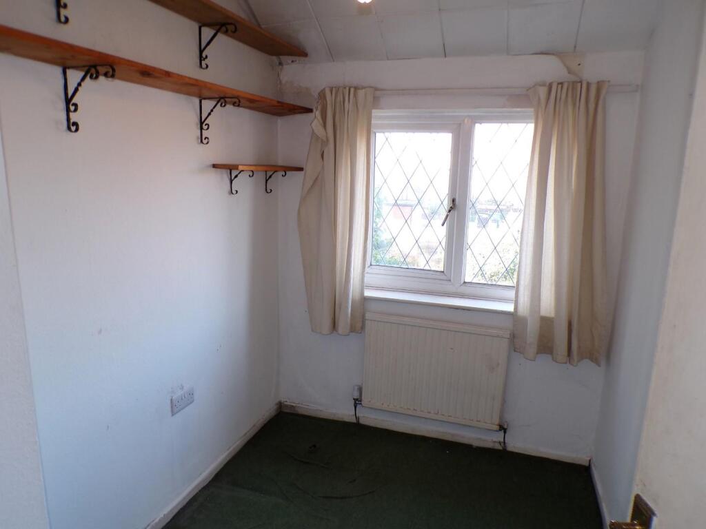 WestminsterRd25bed3.JPG