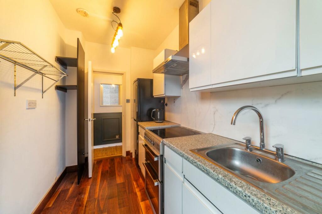 kitchen (1).jpg