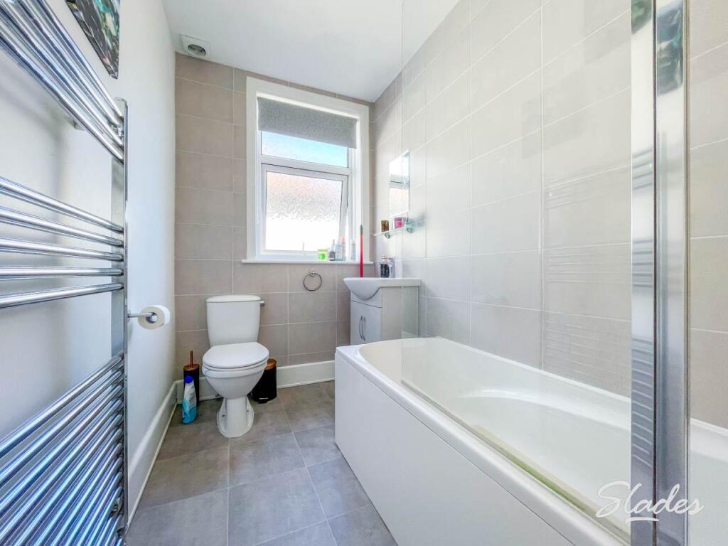 1251a Xchurch bathro