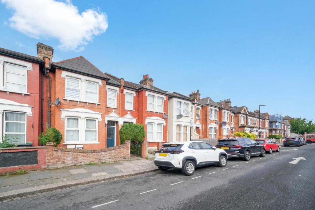 Lordsmead Road - MwMX175JgMldAupemuHi.jpg