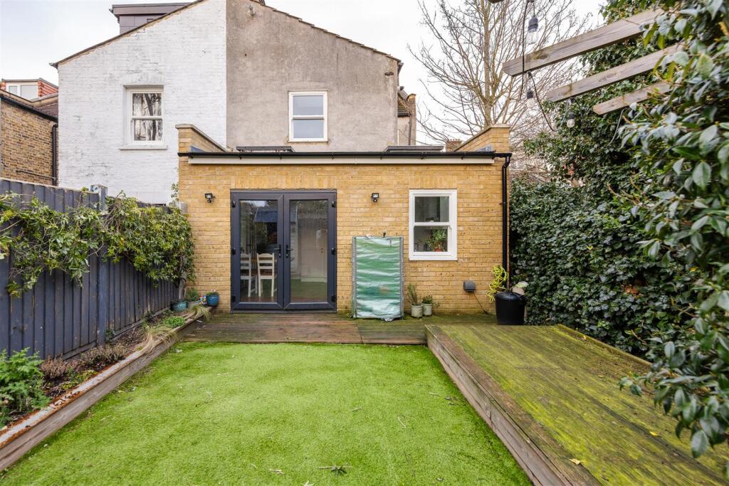 Francis Road E10