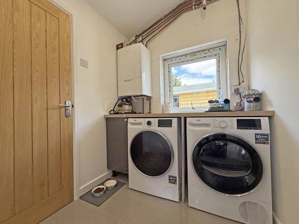 Gray Crescent 37 - Utility.jpg