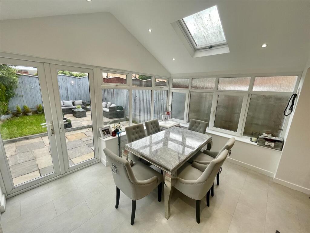 Alveston Drive, Wilmslow