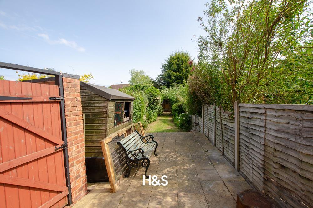 185 Mill Lane - garden.jpg