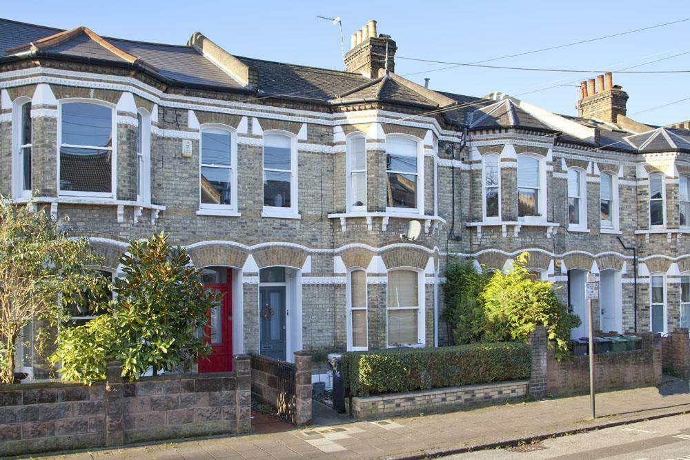 Exterior (2).jpg