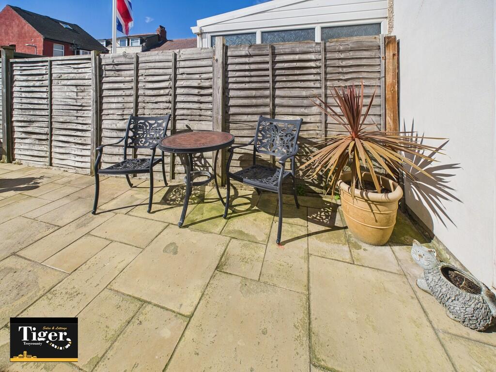 CAM02176G0-PR0558...