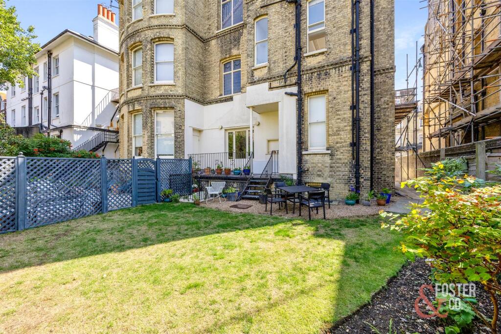 Third Avenue, 6, Flat 8-017.JPG