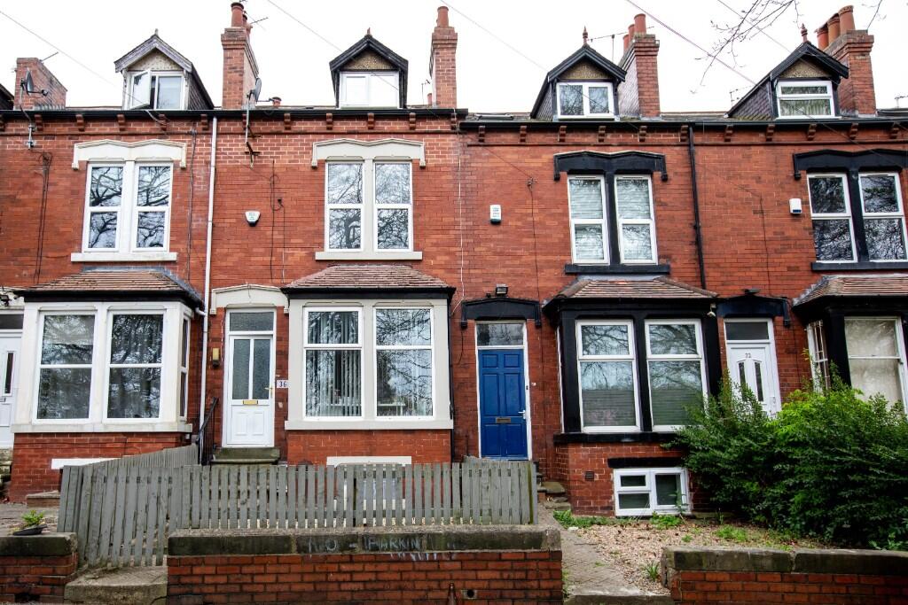 36 Langdale Terrace, close to Leeds Beckett University Campus, West Yorkshire, LS6 3DY