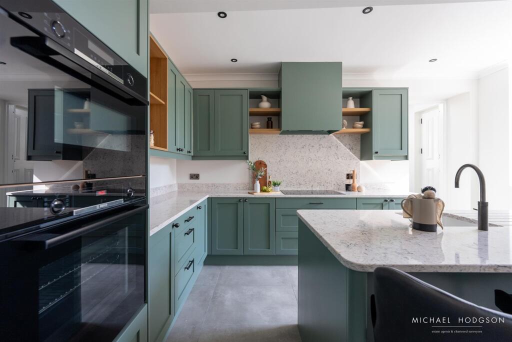 13 Front Street, Whitburn-24.jpg