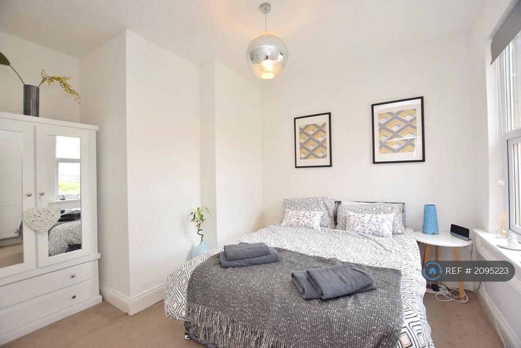 Large Double Bedroom