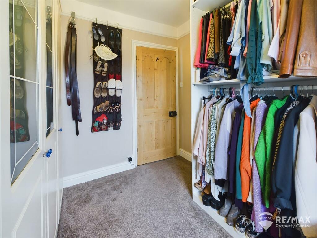 Bedroom 5 (2).jpg