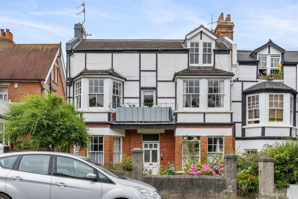 East Drive, 2-037.jpg