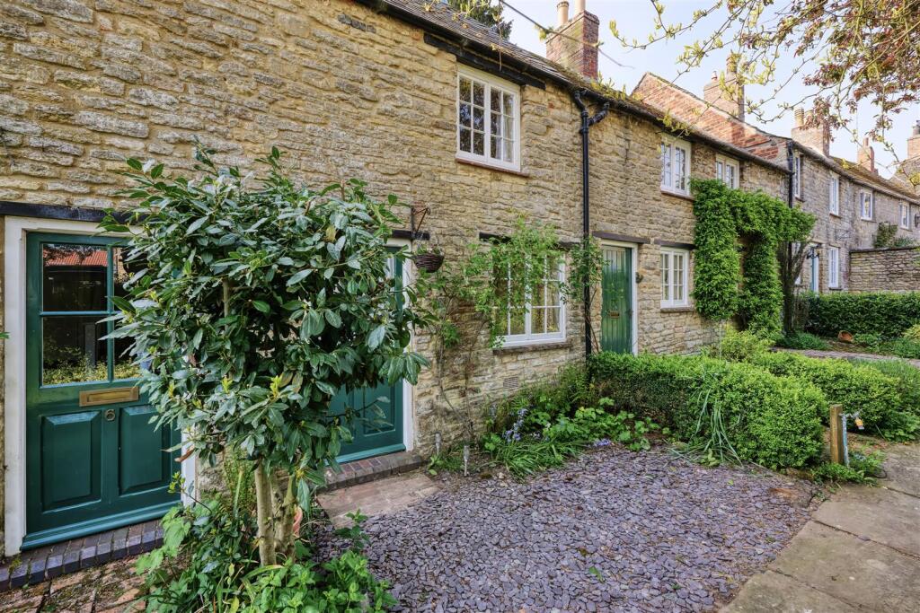 2-7 Havelock Cottages Oundle-2.jpg