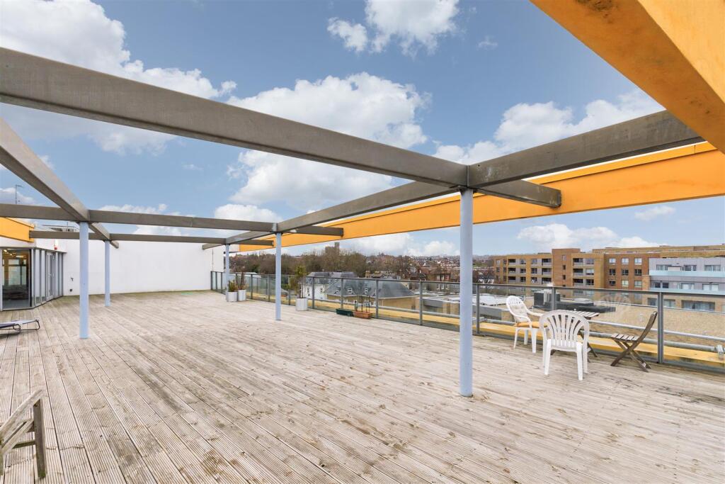 Communal Roof Terrace