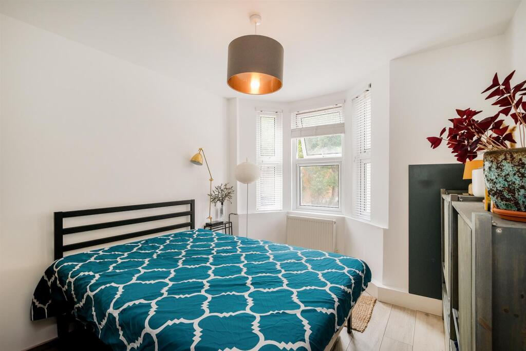 Flat 1, 85 Fairlop Road-8_web.jpg