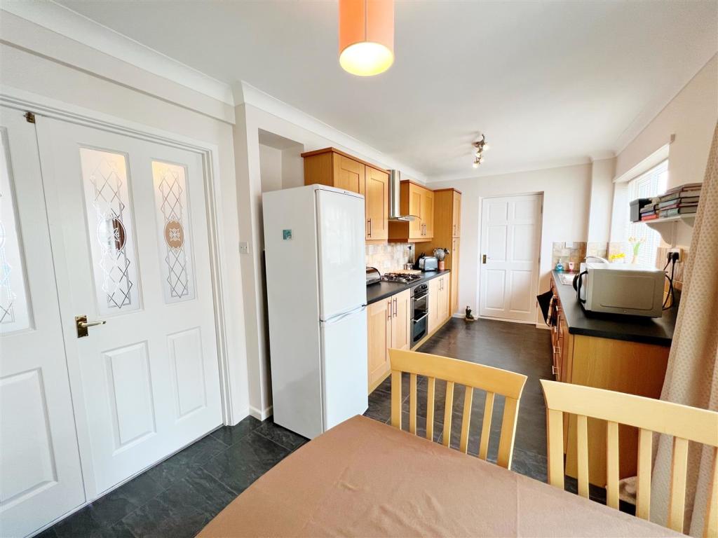 Kitchen Diner 2.jpg