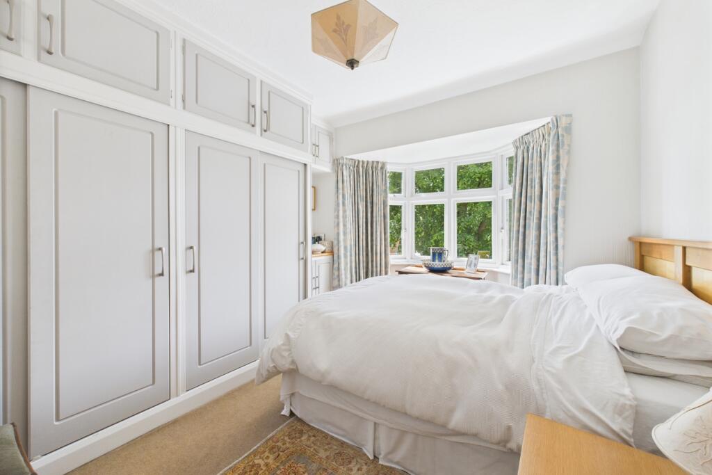 CAM03162G0-PR0281-STILL027