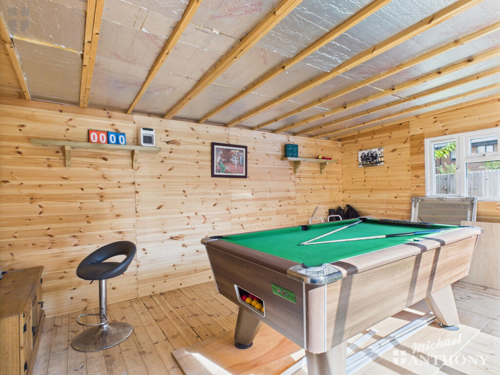 CAM03218G0-PR0721-STILL019