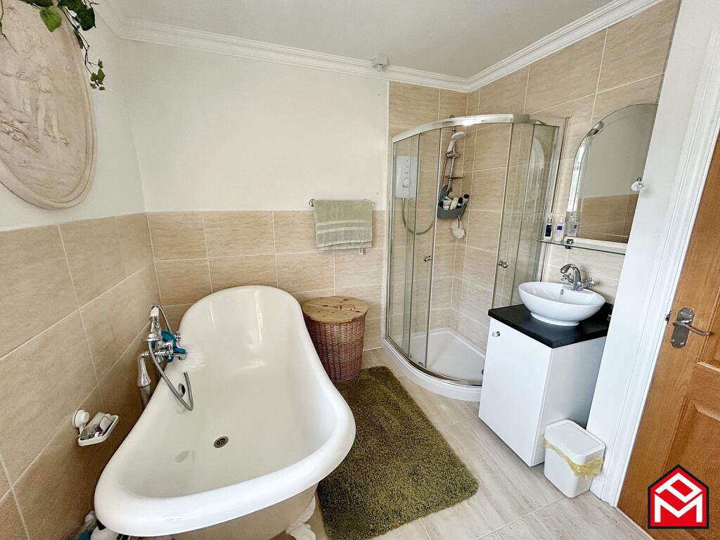 Family Bath &amp; Shower Room