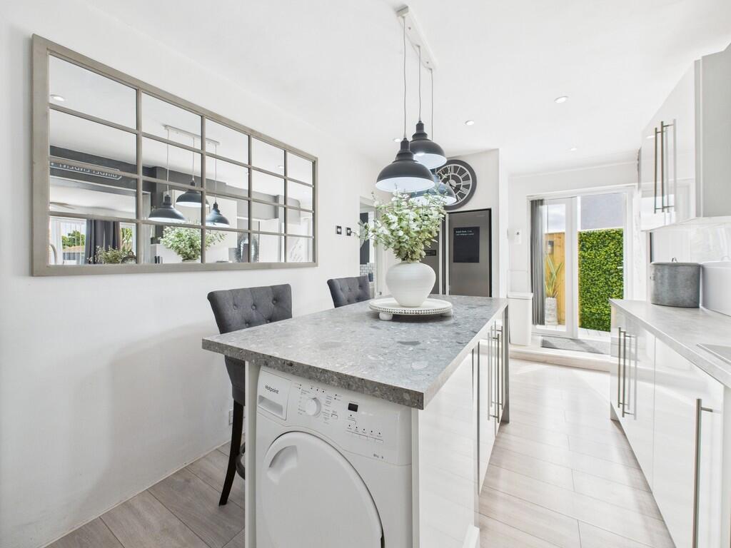 CAM03974G0-PR0191...